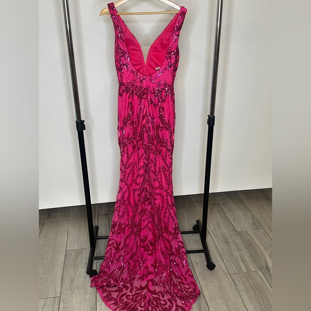 Elegant Pink sequenced Evening Gown - Picture 3 of 5
